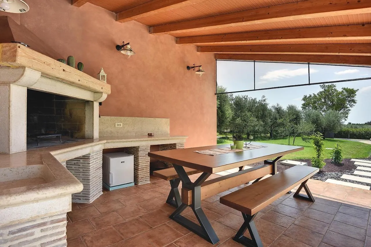 Azur Villa Muntic