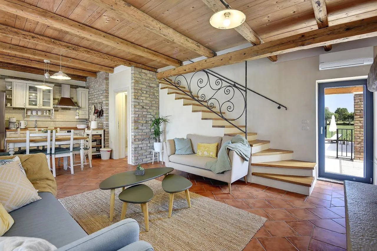 Azur Villa Muntic
