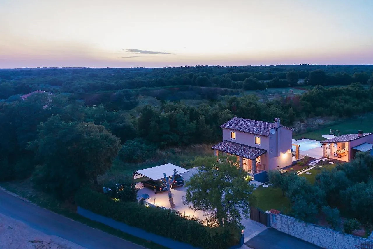 Azur Villa Muntic