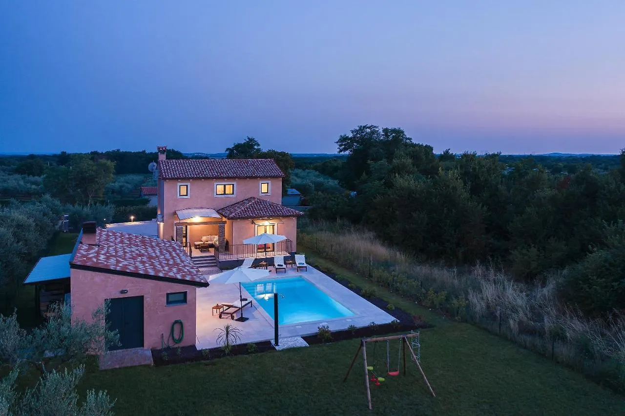 Azur Villa Muntic
